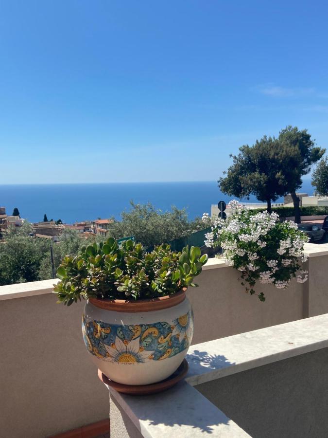 Villa Centaurea Apartment With Private Parking Taormina Exterior photo