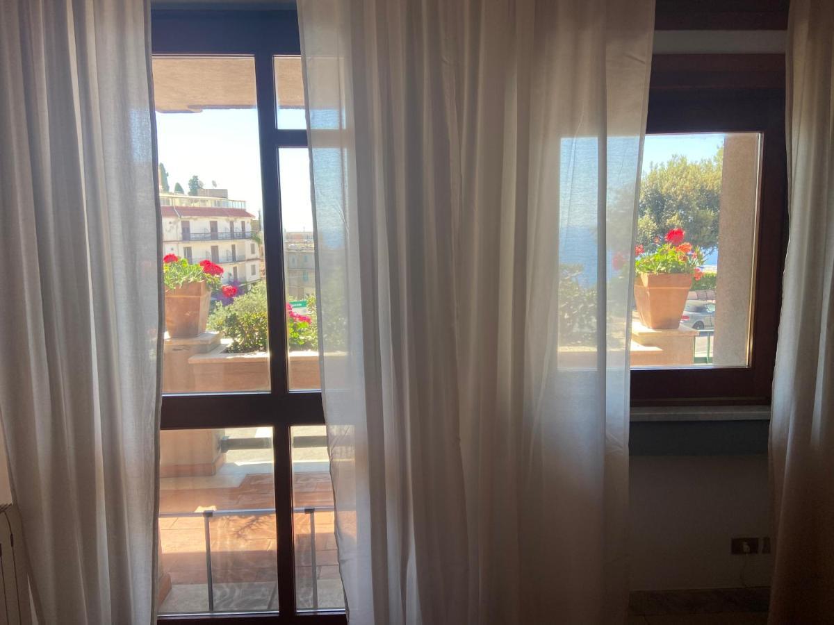 Villa Centaurea Apartment With Private Parking Taormina Exterior photo
